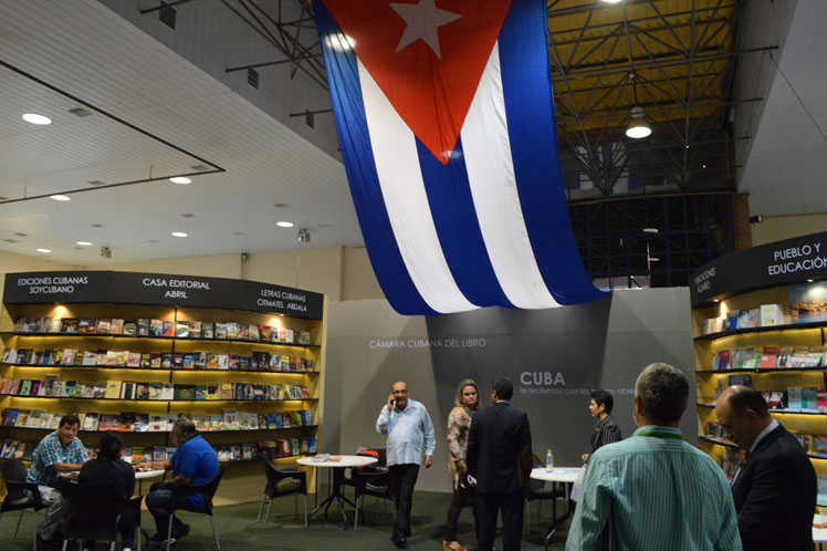Exitosa participación cubana en feria literaria de Bolivia