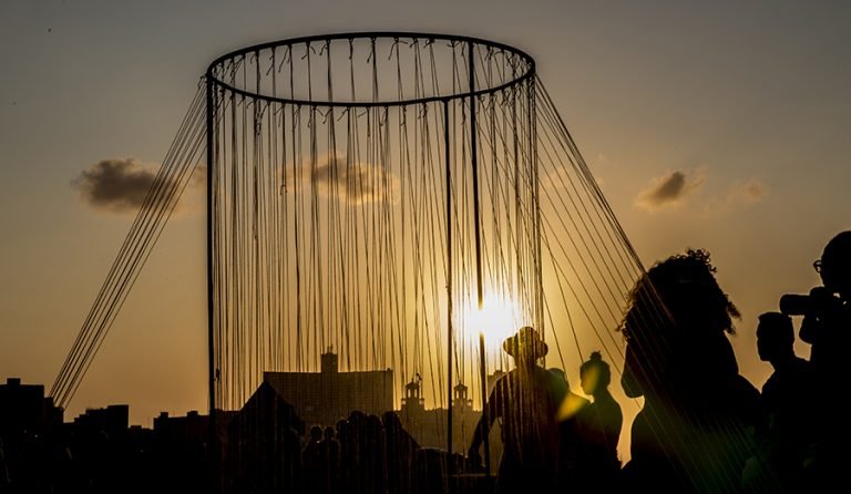 Carlos Martiel Cuba-EEUU. La sangre de Caín. Foto: Ismael Francisco/ Cubadebate.