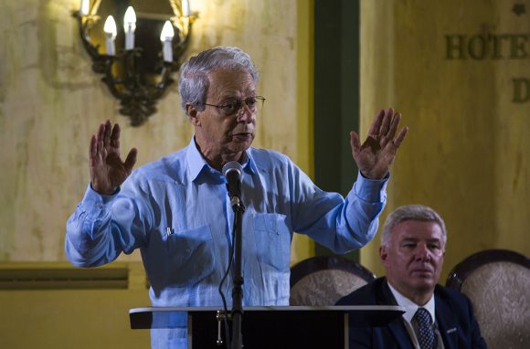 Teólogo brasileño Frei Betto. Foto: Irene Pérez/ Cubadebate. Teólogo brasileño Frei Betto. Foto: Irene Pérez/ Cubadebate.