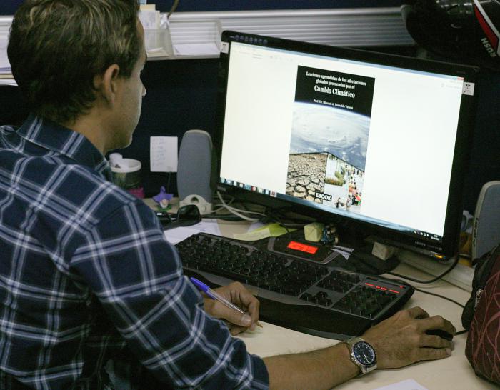 Resultan muy útiles para estudiantes de diferentes enseñanzas las propuestas sobre cambio climático, tema que hoy tiene en proceso nuevos materiales. Foto: David Gómez Ávila