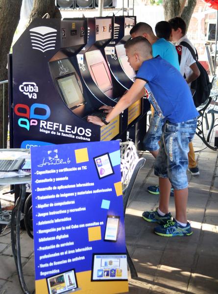 Los videojuegos forman parte de la propuesta de los Joven Club de Computación en le presente edición de la Feria Tecnológica La Guayabera 5.0, en Sancti Spíritus, Cuba, el 21 de febrero de 2018. ACN FOTO/Oscar ALFONSO SOSA/ Los videojuegos forman parte de la propuesta de los Joven Club de Computación en le presente edición de la Feria Tecnológica La Guayabera 5.0, en Sancti Spíritus, Cuba, el 21 de febrero de 2018. ACN FOTO/Oscar ALFONSO SOSA/