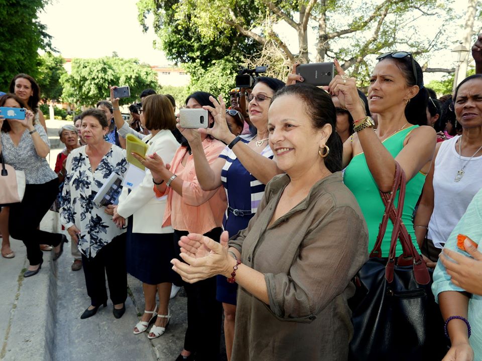 Inaugurado sistema de proyección de imágenes a través de pantallas Inaugurado sistema de proyección de imágenes a través de pantallas