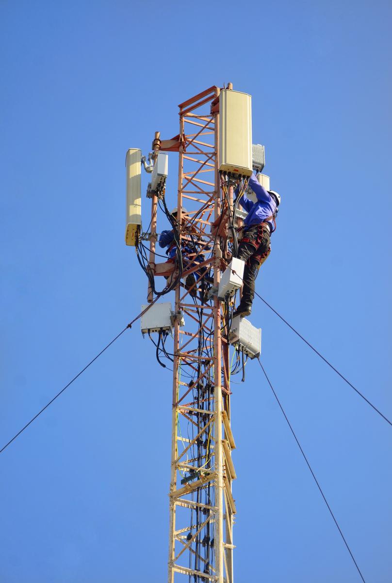 Operarios de la Empresa de Telecomunicaciones de Cuba S.A